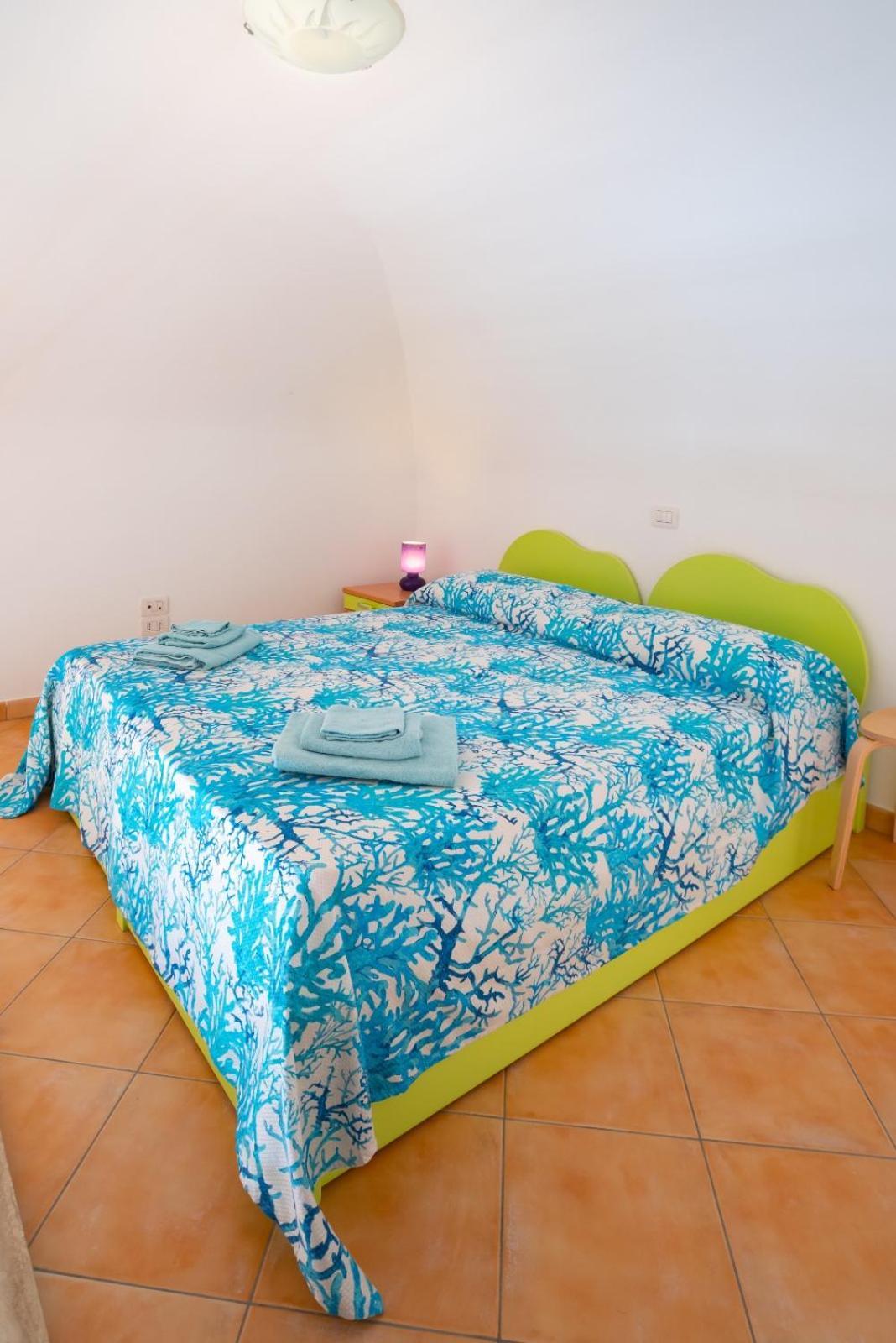 Casa Vacanze "Il Baffo E Il Mare" Cetara Exterior photo